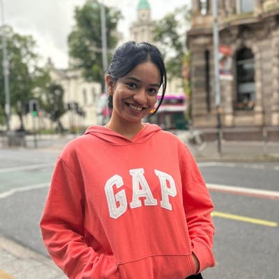 Professional Female seeks a single or double room Main Photo