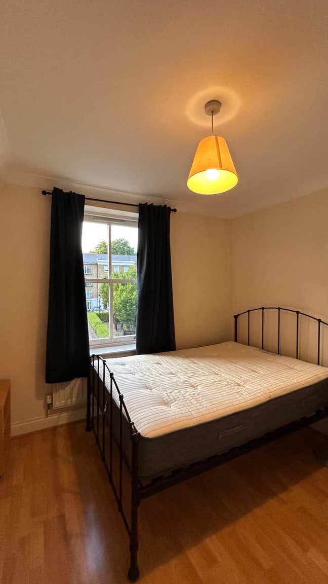 Bright room in 2 bed flat - Borough Main Photo
