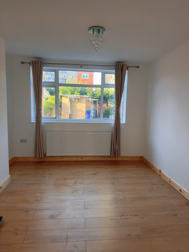 Large Double bed  Main Photo