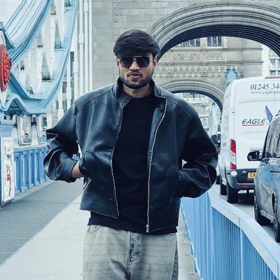 Couple seeks double room Main Photo