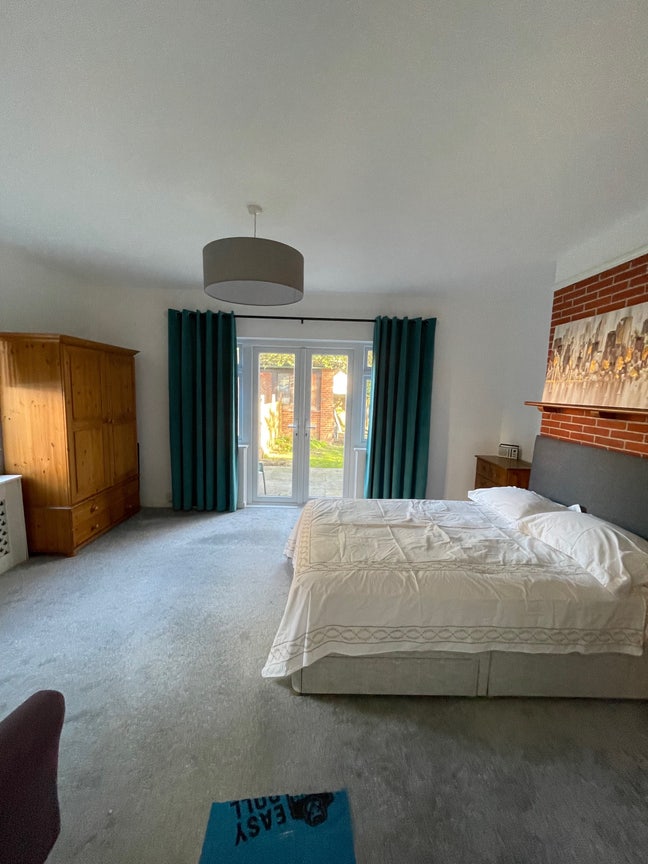 Beautiful ground floor rooms Main Photo