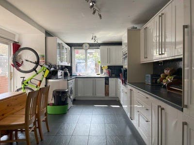 2x Large Double Room | Ready Now | Stratford E15 Main Photo
