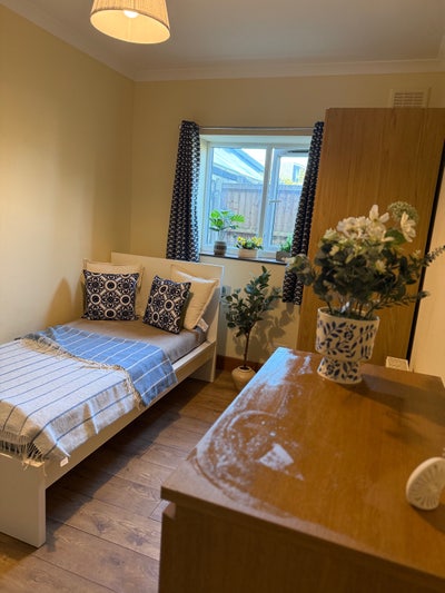 Furnished room and in shared house all bills incl  Main Photo