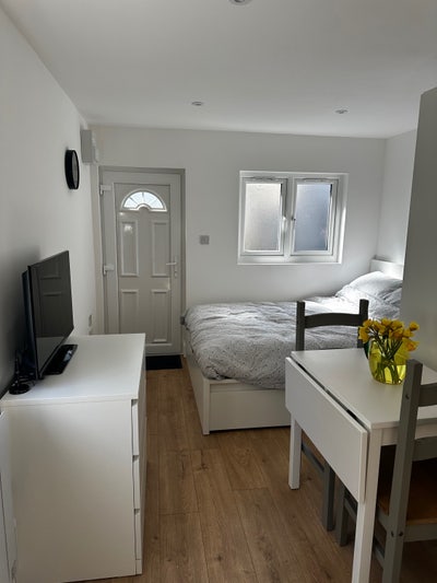 Studio with reduced rent Main Photo