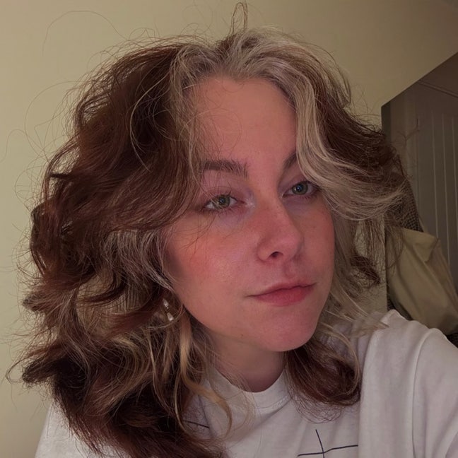 i’m a queer creative who works full time/st... Main Photo