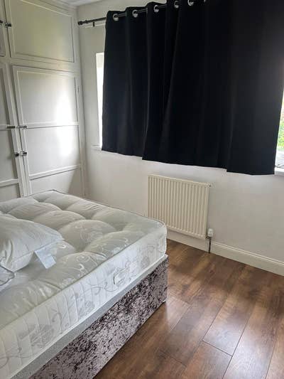 Shared room in a lovely 3 bedroom house Main Photo