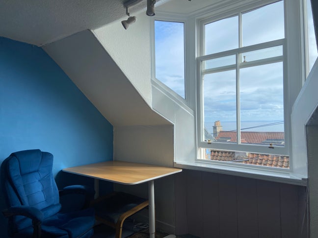 Attic flat with sea view Main Photo