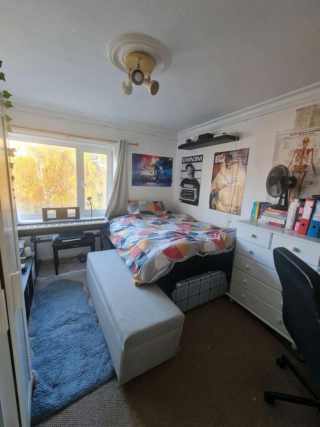 1 Large Room to Rent in Stepney Green Main Photo
