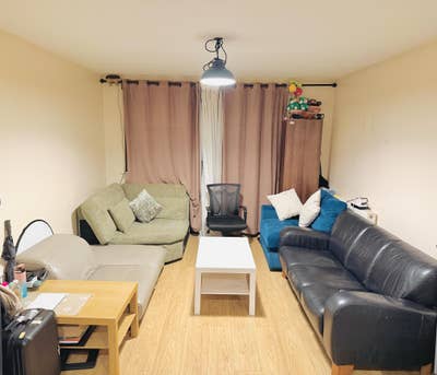 Ensuite room available in a 2 bed room flat Main Photo