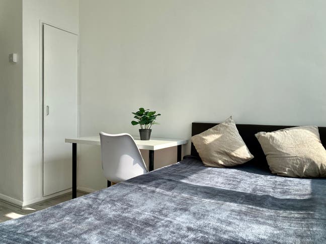 Whitechapel 2 Double Rooms available! Main Photo