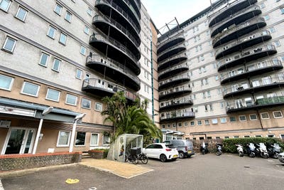 Bow / Stratford Double Room Available! Main Photo