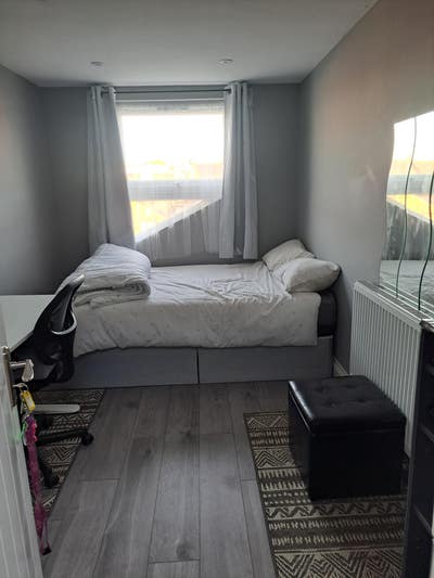 Double furnished bedroom with own bathroom!  Main Photo