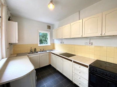 Room in quiet house close to the seafront Main Photo