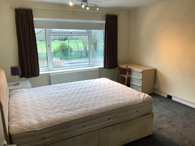 Double Room - Twickenham TW2 Main Photo