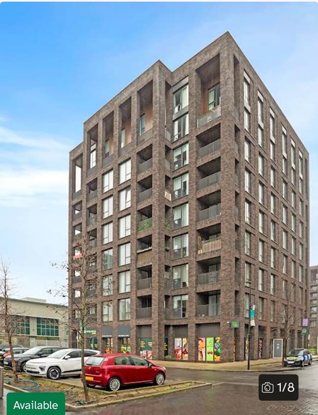 1 bedroom flat to let in E16 (all bills incl) Main Photo