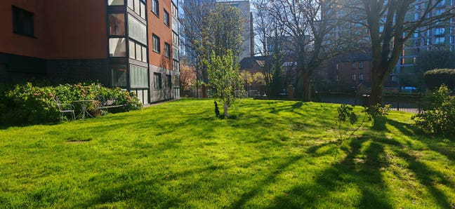 Room in two bed flat Main Photo