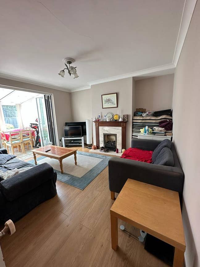 Large Double Room Close to Uxbridge Town & BRUNEL Main Photo