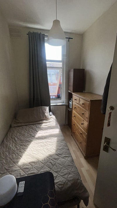 Nice Single Room Main Photo