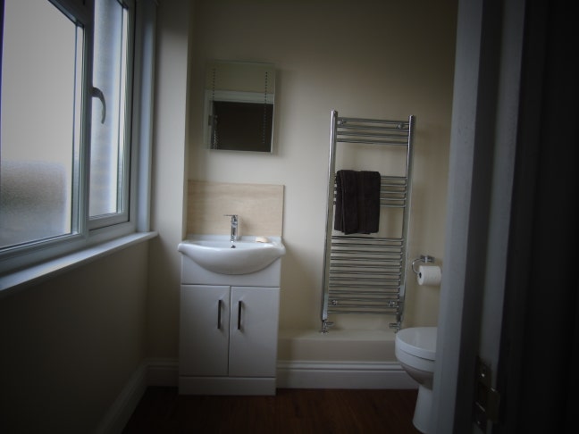 Fantastic cul de sac location en suite room Main Photo