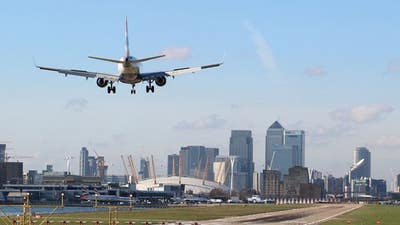 E16- Book Asap-Furnished Double Room in Docklands  Main Photo