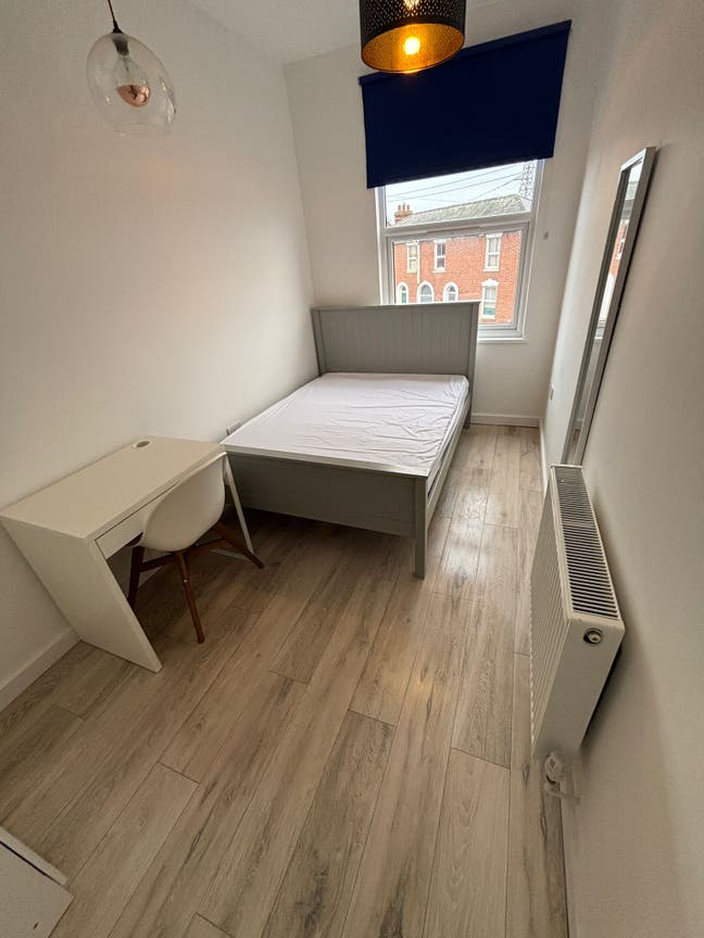 Double First Floor Room in Nice House Main Photo