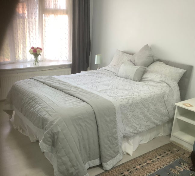 Room to rent Main Photo