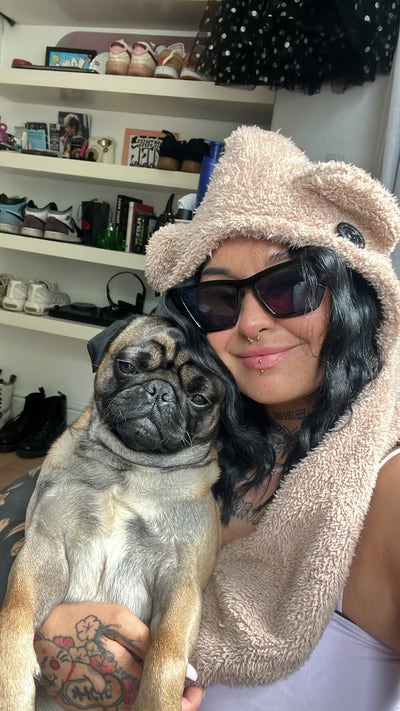 Professional female seeking a buddy up Main Photo