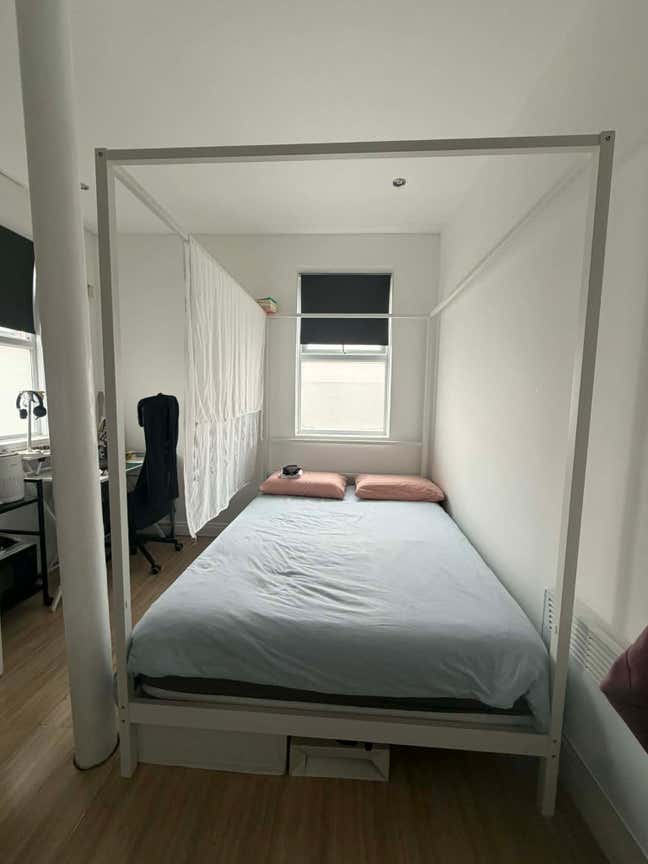 Bright Private Studio in Hackney (Sublet) Main Photo