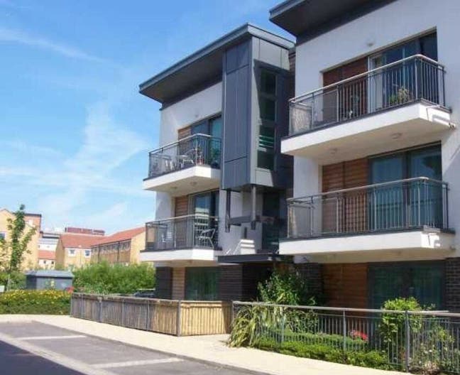 Large 1 bed flat SO14 with parking and balcony Main Photo