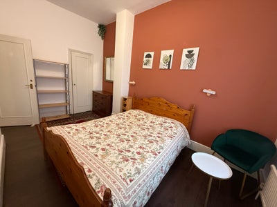 Contemporary Ensuite Double Room West Kensington Main Photo