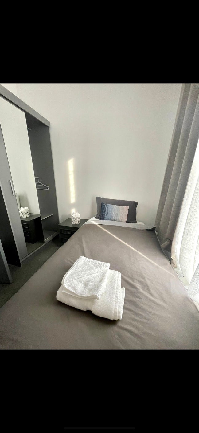 Single room in a shared house Main Photo