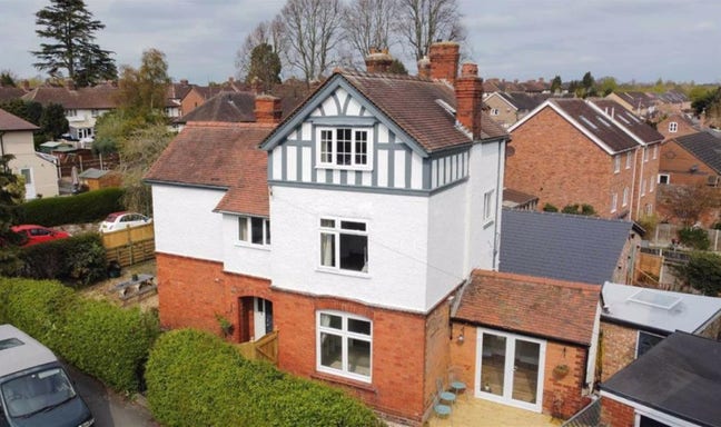 Fully Furnished Room to Let – 18 Coton Crescent Main Photo