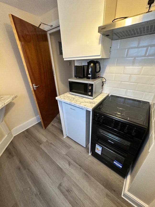 Fantastic new rooms in quiet flat Main Photo