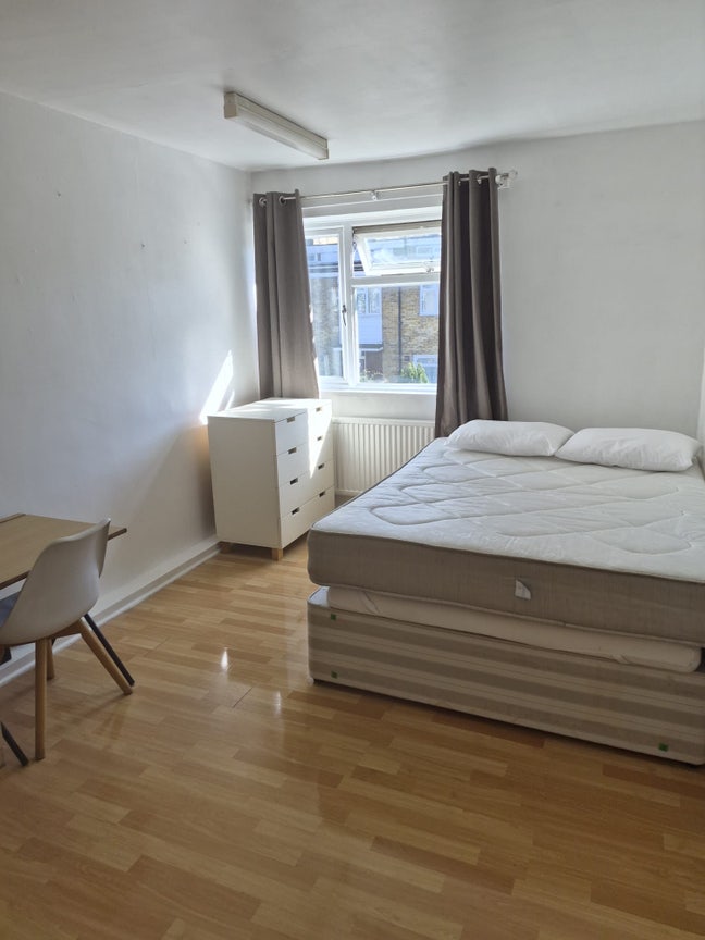 Spacious Double Room in Brixton Main Photo