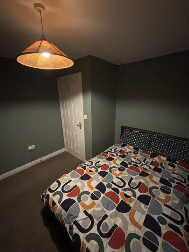 Spacious Double Room in Detached house  Main Photo