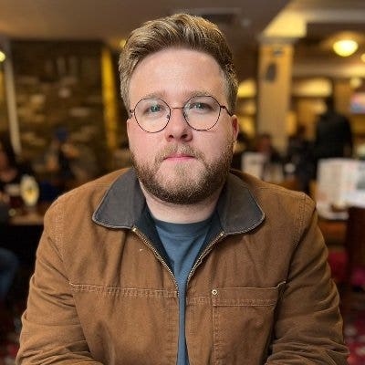 Professional male (32) seeking dbl room Main Photo