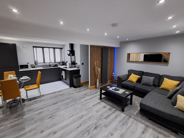 Nottingham Stylish Fully Furnished Double Room –Al Main Photo