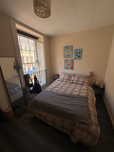 Bright & Spacious Double Room in Old Town Main Photo