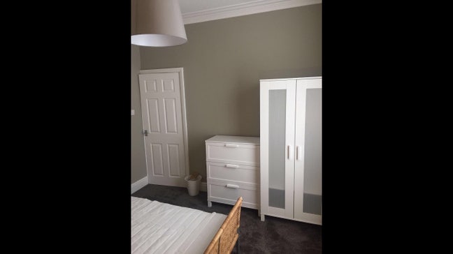 Large double rooms to let  Main Photo