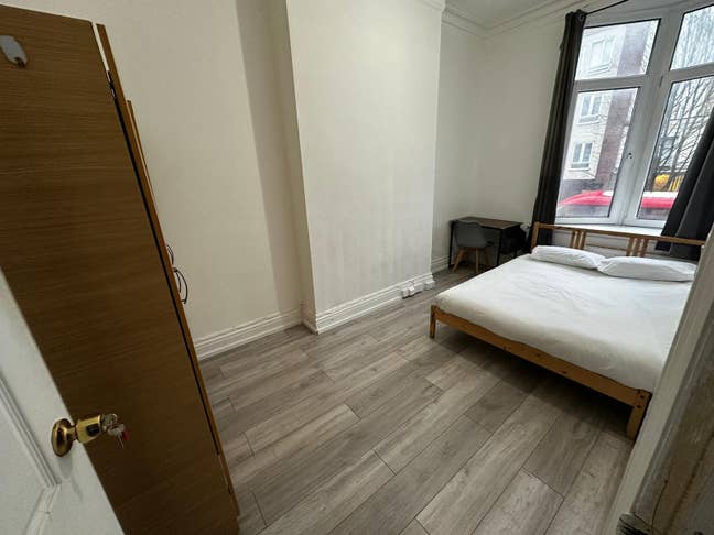  Bright Furnished in Kilburn High Road Bills Inclu Main Photo