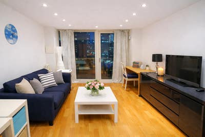 Modern 1 Bedroom Flat in Canary Wharf with View Main Photo