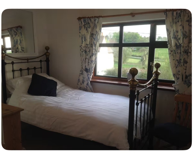 Quiet Country Cottage Main Photo