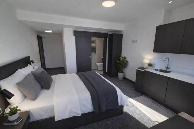 Beautifully furnished studio on Regent Street Main Photo