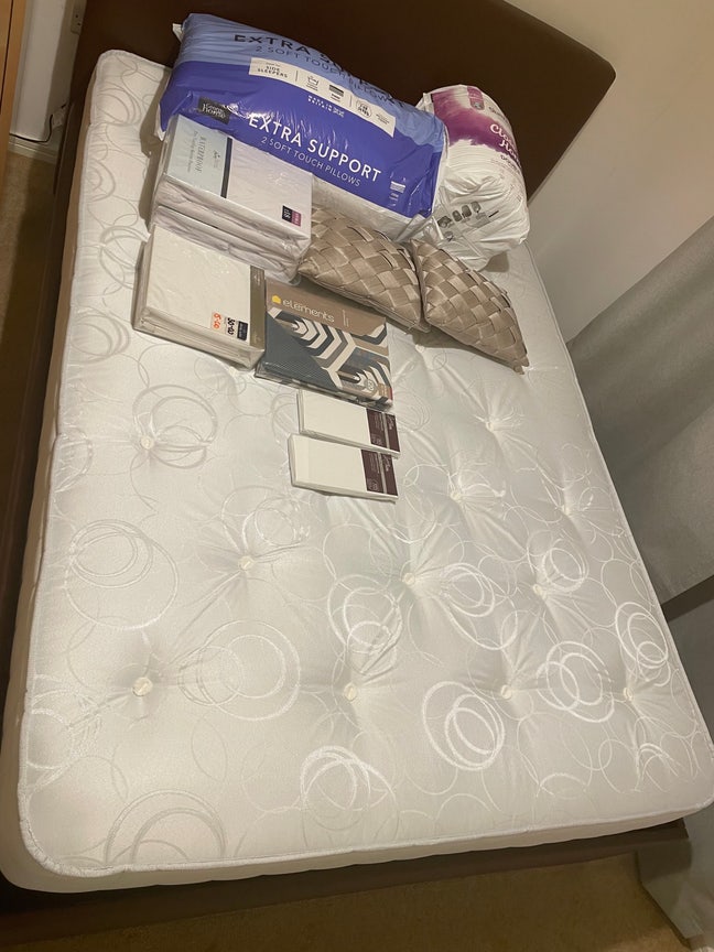 Room available for rent (Close to Etihad Stadium) Main Photo