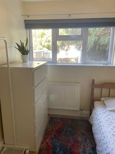 Peaceful Single Room Near Tube | Ideal for Student Main Photo