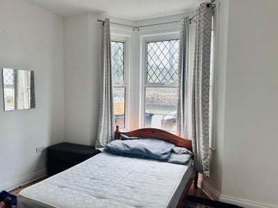 Large Double Room | All Bills Included |Clean Home Main Photo