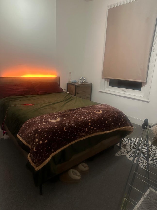 Hackney All Female Flat (April 9) ✨ Large Double  Main Photo