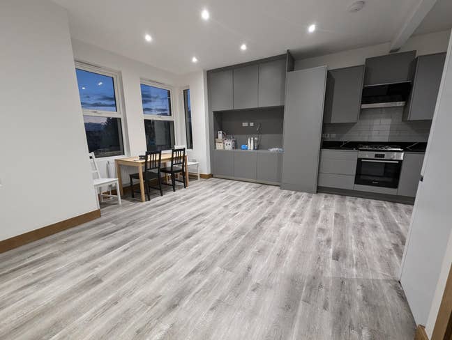 West Hendon Modern 2 Bed – Students Welcome Main Photo