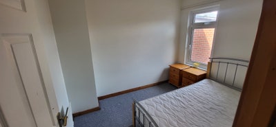 Double Room Available Near Ormeau Park Main Photo