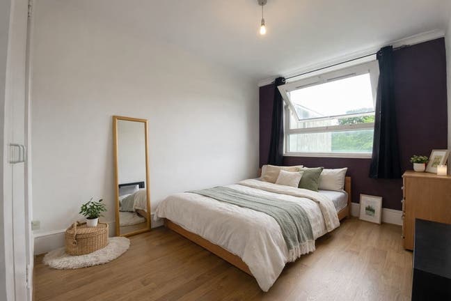 🏙️ Modern Double Room – Canary Wharf | 3-Bed Flat Main Photo